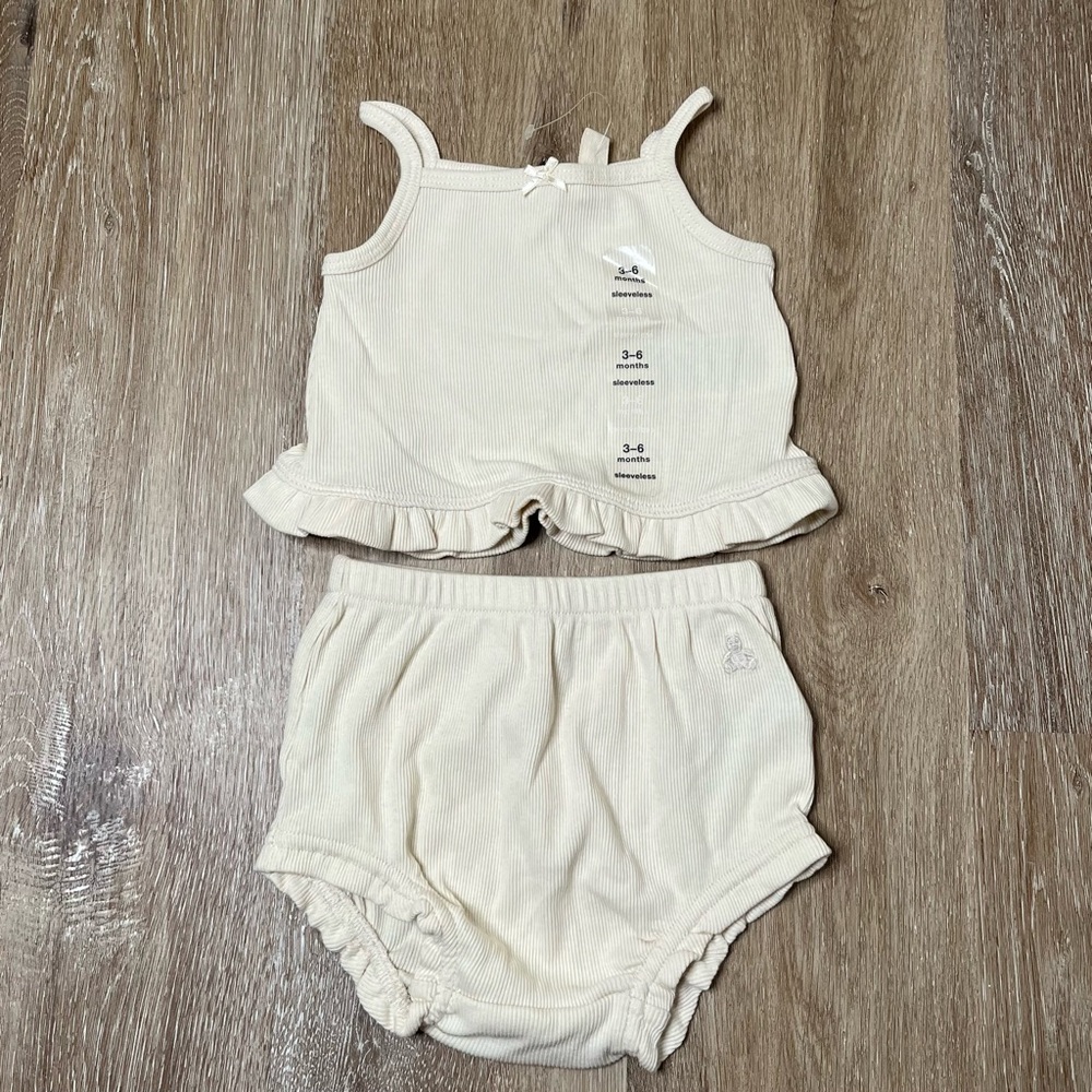 GAP Cream Ruffle Baby Set